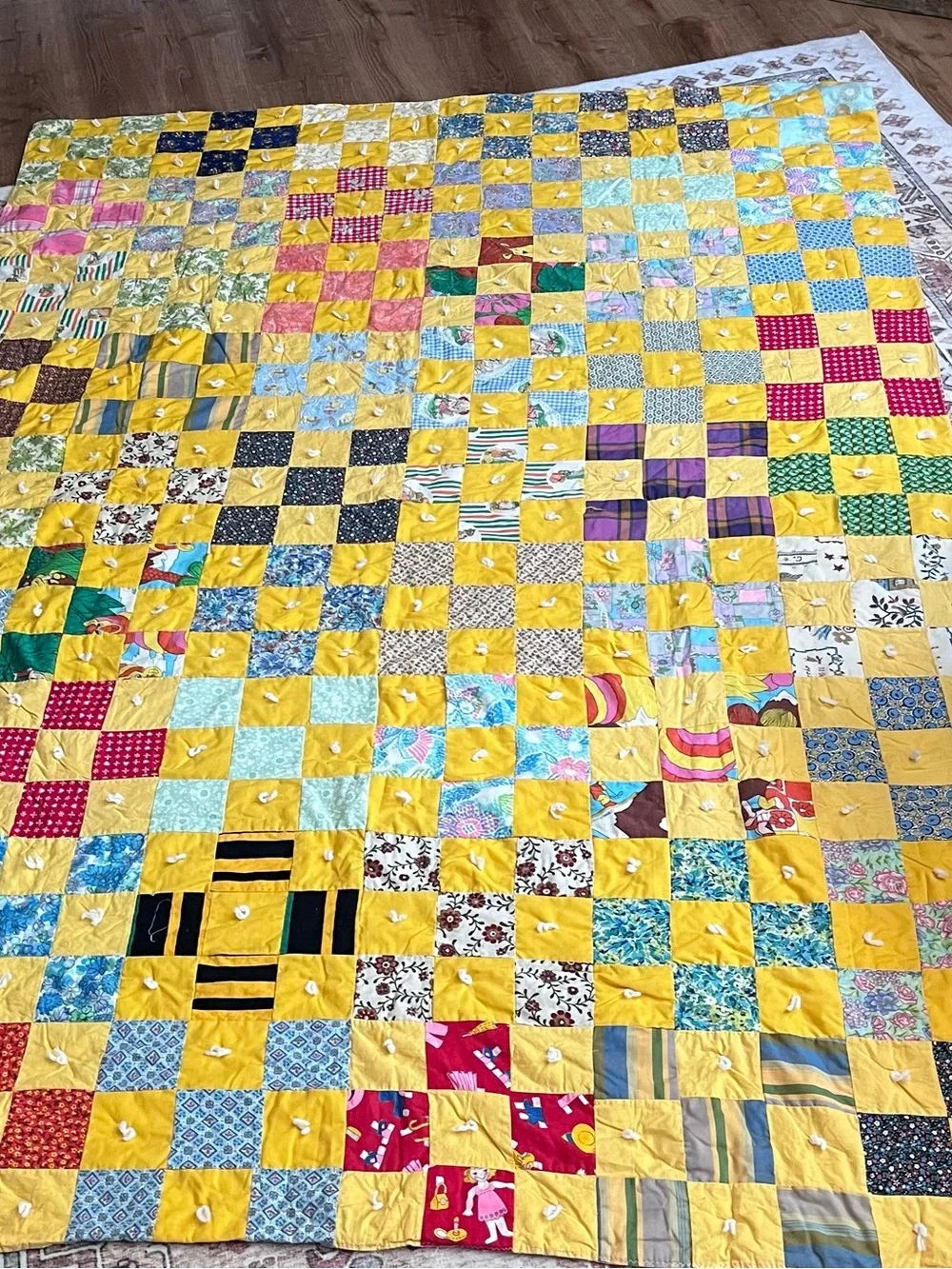 Vtg Multi-Colors Patch Block Variation Pattern Quilt 87.5”x58.5” Yellow Blanket